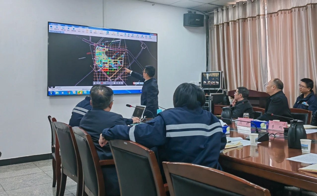 王大真帶隊現場調度楚星公司搬遷升級改造項目和田家河園區(qū)項目建設